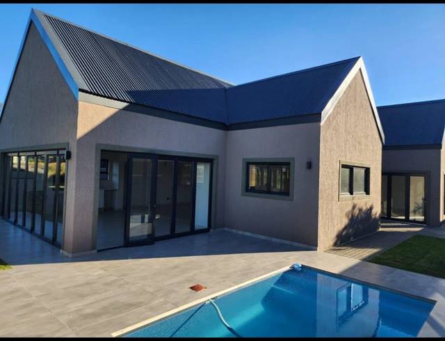 3 BEDROOM HOUSE FOR SALE IN HERON BANKS GOLF ESTATE